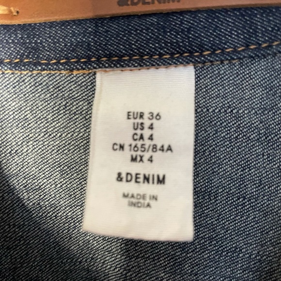 H&M NWOT size 4 denim button up - Picture 7 of 11